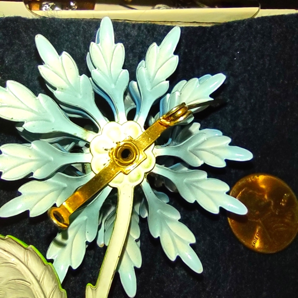 Blue & Green Large Enamel Flower Brooch - Picture 10 of 10